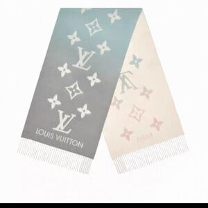 Louis Vuitton Reykjavik Scarf